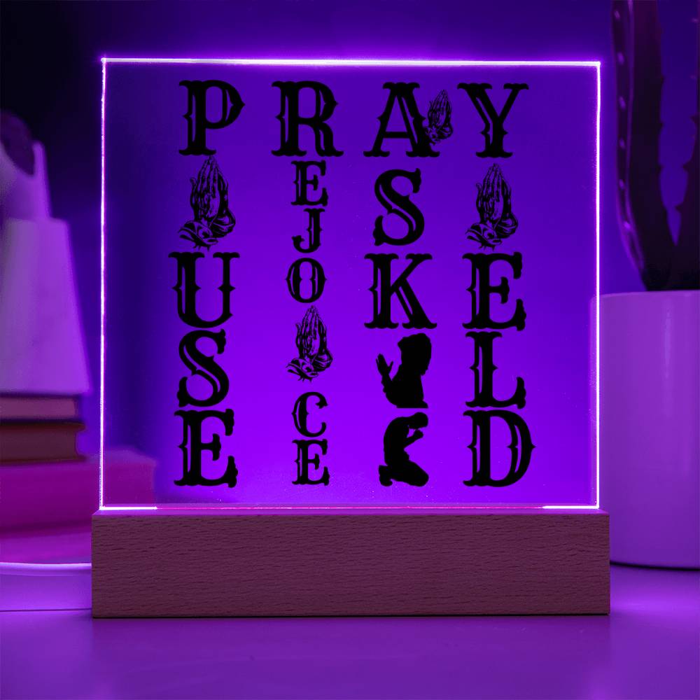 PRAY WOODEN/LED ( black letters)